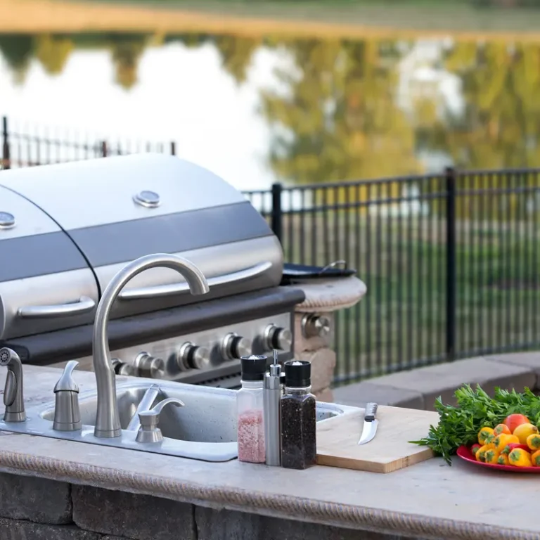 Outdoor Kitchen Contractor